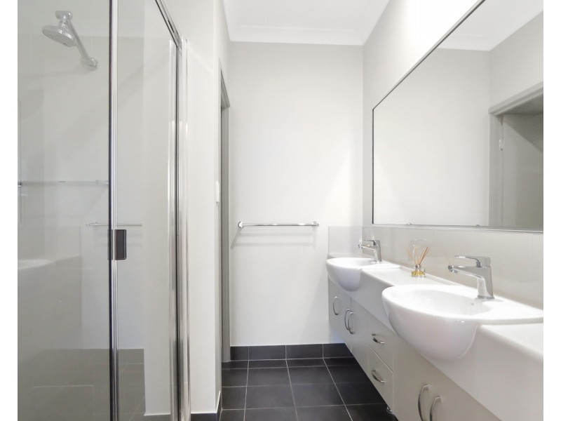 110 – 112 Ocean View Drive, Bowen QLD 4805