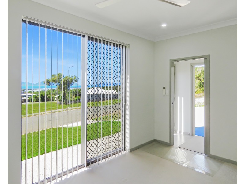 110 – 112 Ocean View Drive, Bowen QLD 4805