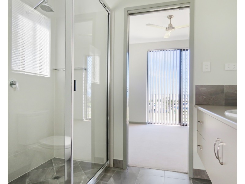 110 – 112 Ocean View Drive, Bowen QLD 4805
