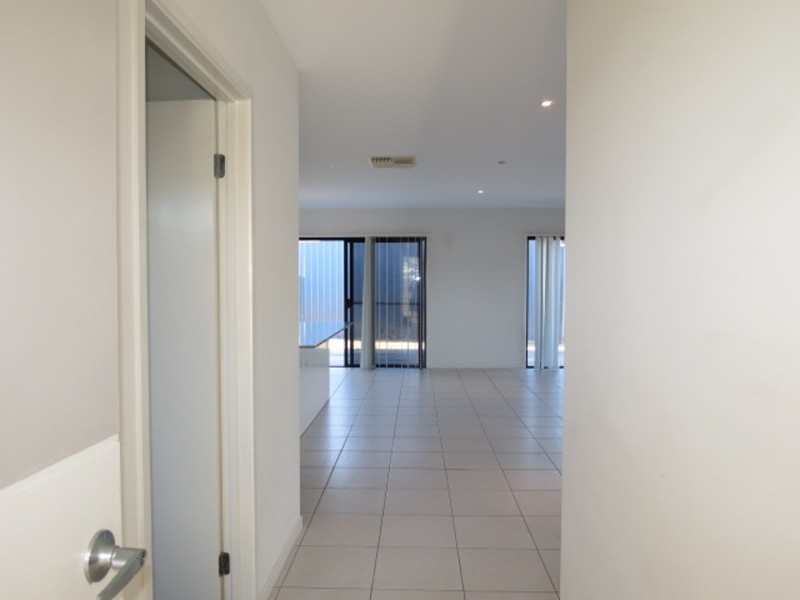 2/8 Gilbert Street, Bowen QLD 4805