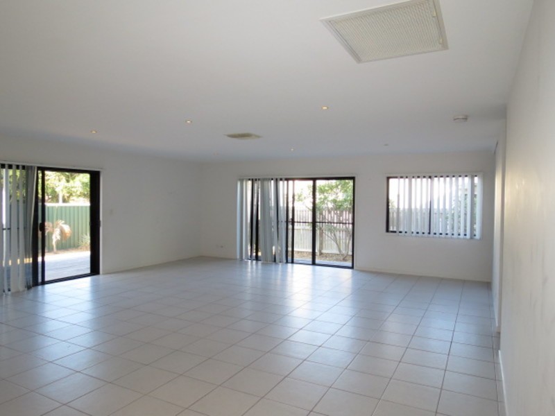 2/8 Gilbert Street, Bowen QLD 4805