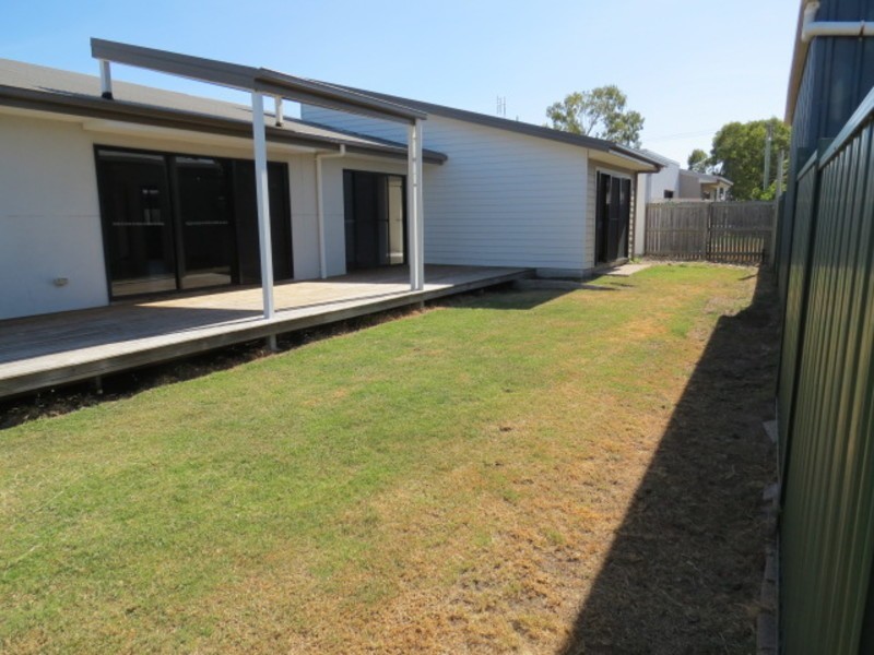 2/8 Gilbert Street, Bowen QLD 4805