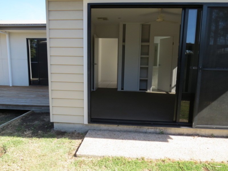 2/8 Gilbert Street, Bowen QLD 4805
