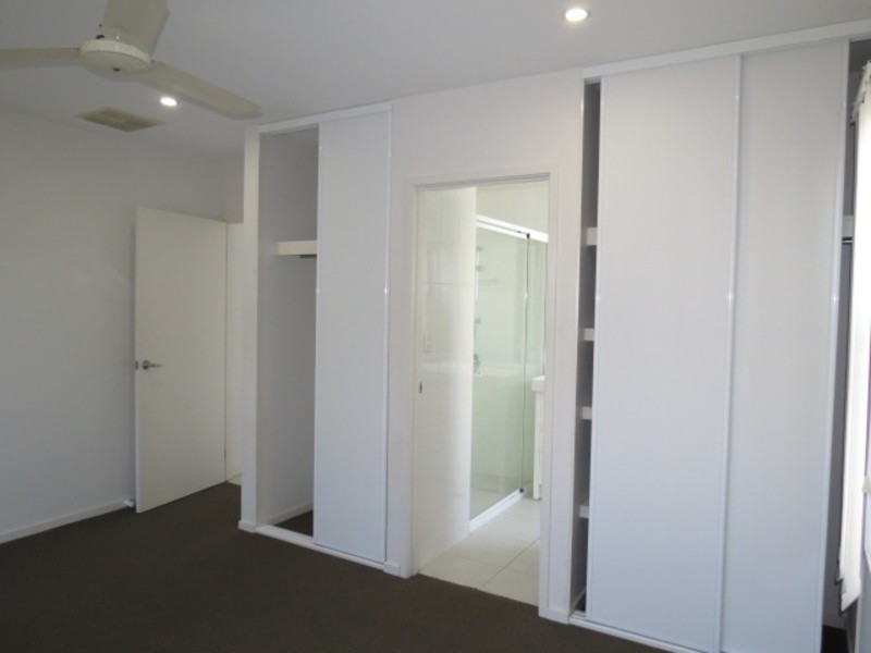 2/8 Gilbert Street, Bowen QLD 4805