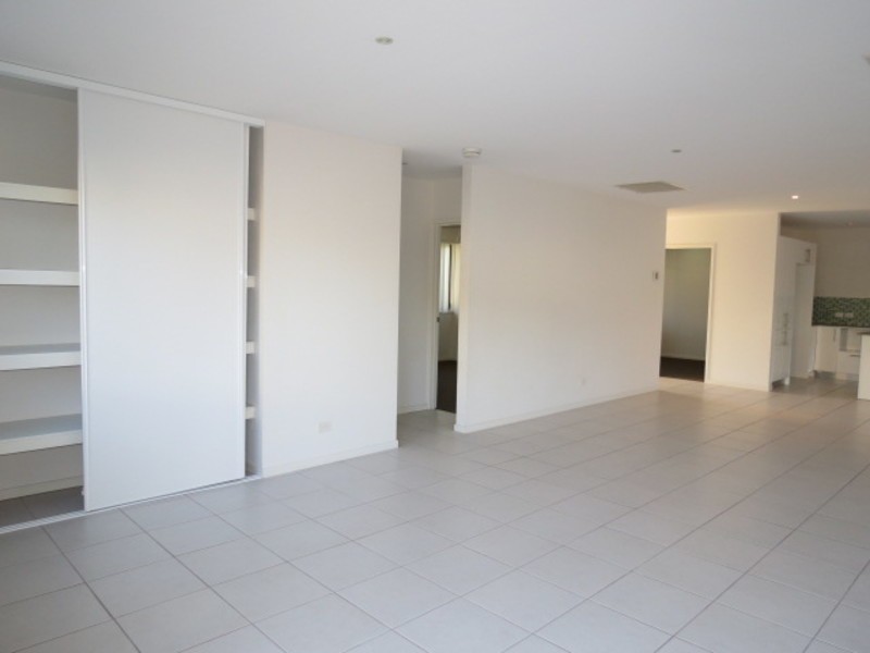 2/8 Gilbert Street, Bowen QLD 4805