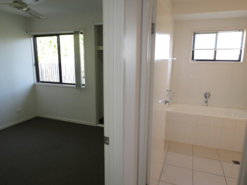 2/8 Gilbert Street, Bowen QLD 4805