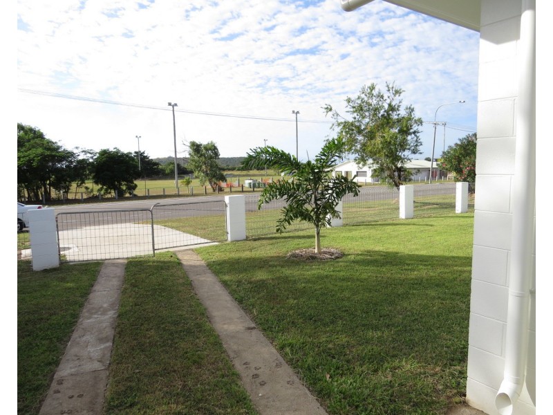 7 Queens Road, Bowen QLD 4805