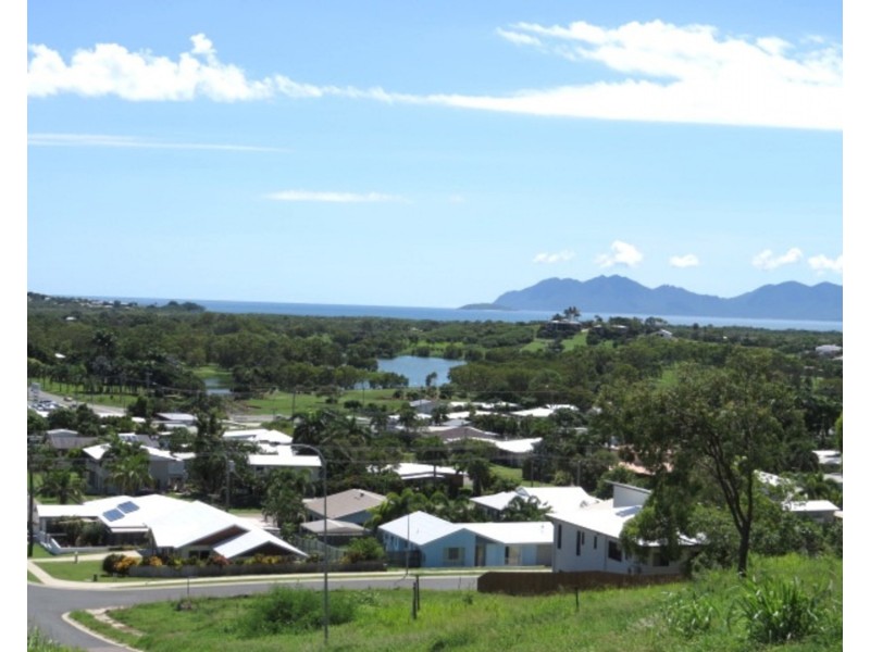18 Tynwald Avenue, Bowen QLD 4805