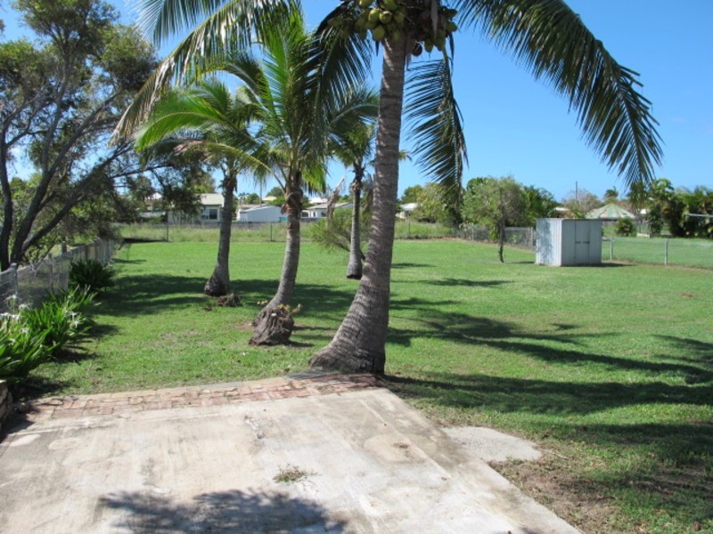 34 Thomas Street, Bowen QLD 4805