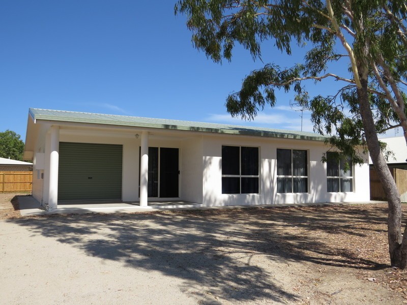 32 Crofton Street, Bowen QLD 4805