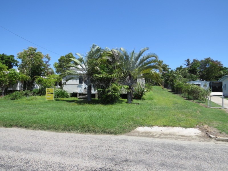 64 Poole Street, Bowen QLD 4805