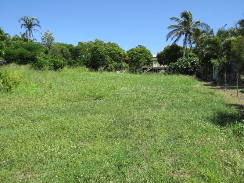 64 Poole Street, Bowen QLD 4805