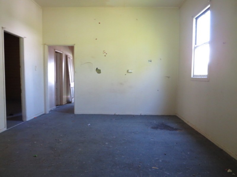 64 Poole Street, Bowen QLD 4805