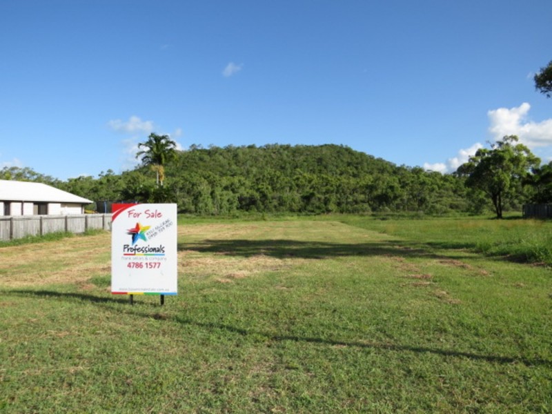 140 Ocean View Drive, Bowen QLD 4805
