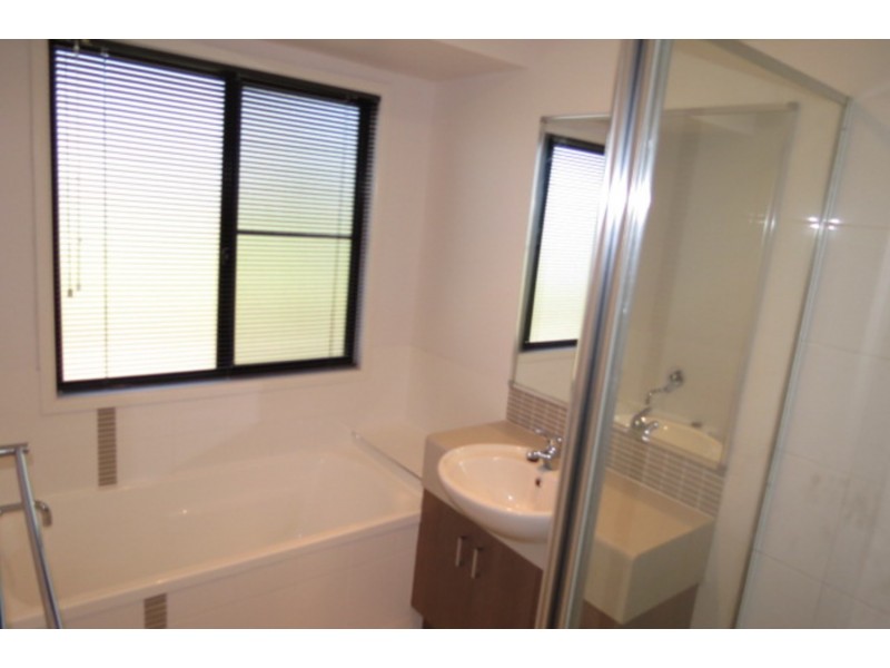 36 Crofton Street, Bowen QLD 4805