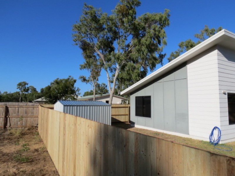 36 Crofton Street, Bowen QLD 4805