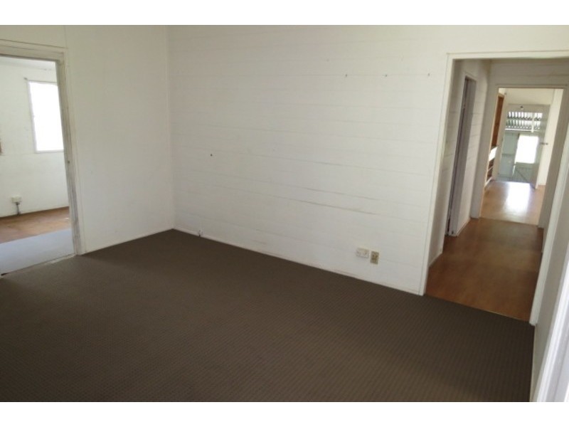 10 Johnston Street, Bowen QLD 4805