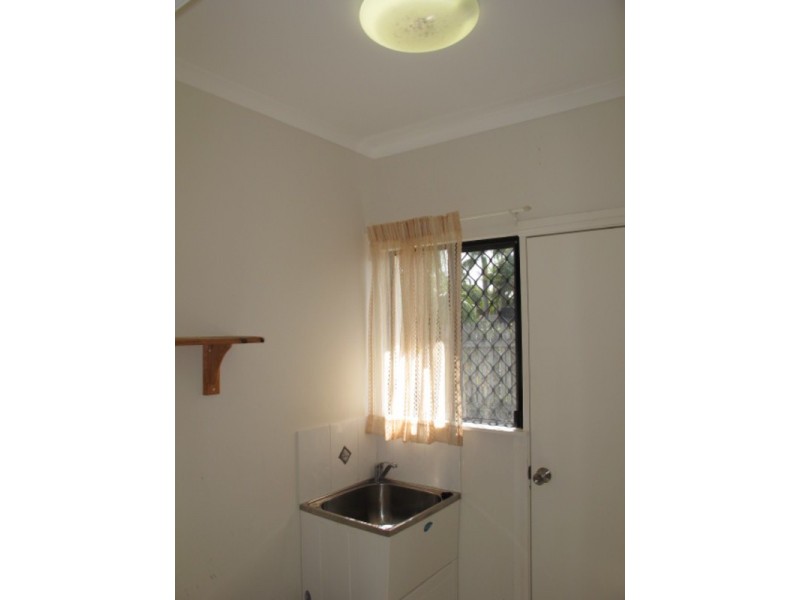 4/13 Queens Road, Bowen QLD 4805