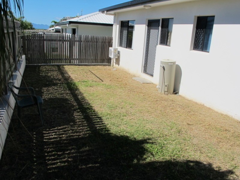 4/13 Queens Road, Bowen QLD 4805