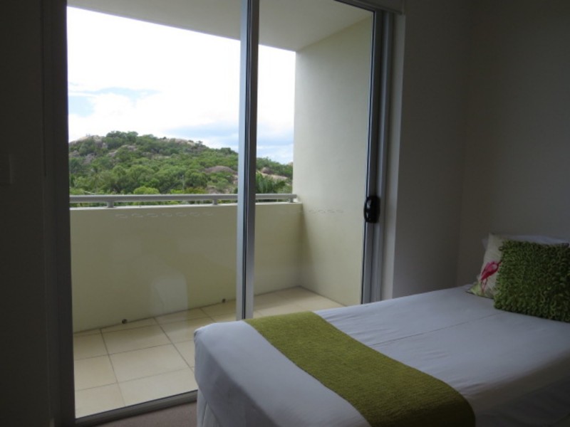 30/2b Horseshoe Bay Road, Bowen QLD 4805