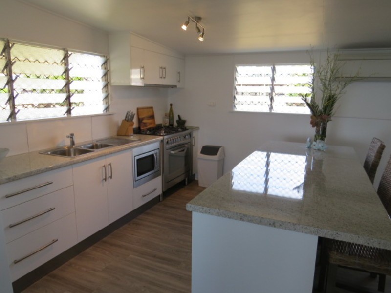 72 Whyte Avenue, Bowen QLD 4805