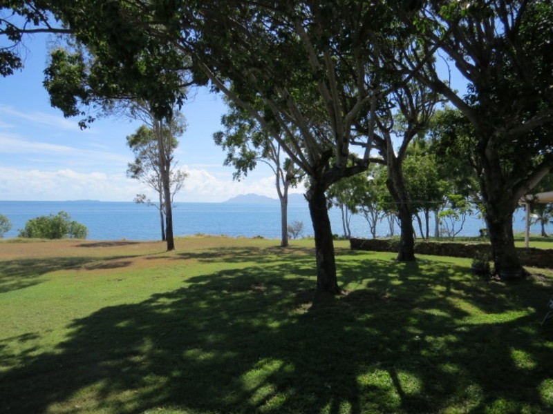 72 Whyte Avenue, Bowen QLD 4805