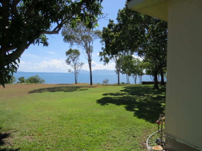 72 Whyte Avenue, Bowen QLD 4805