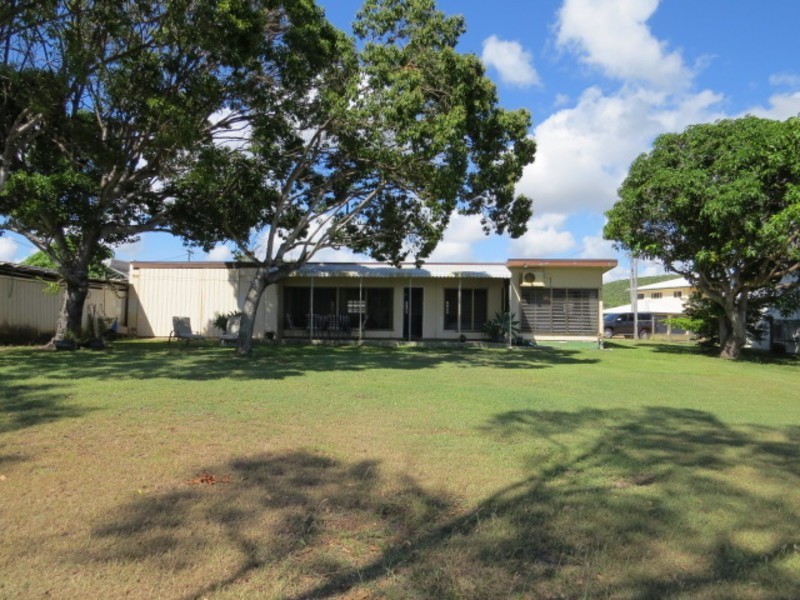 72 Whyte Avenue, Bowen QLD 4805