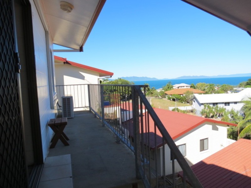 4/10 Poinciana Drive, Bowen QLD 4805