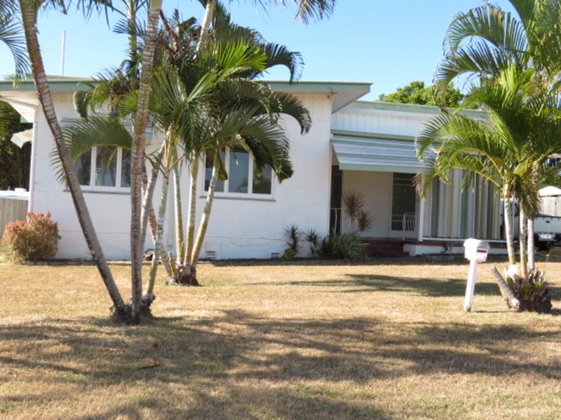 25a Livingstone Street, Bowen QLD 4805
