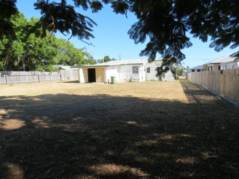 25a Livingstone Street, Bowen QLD 4805