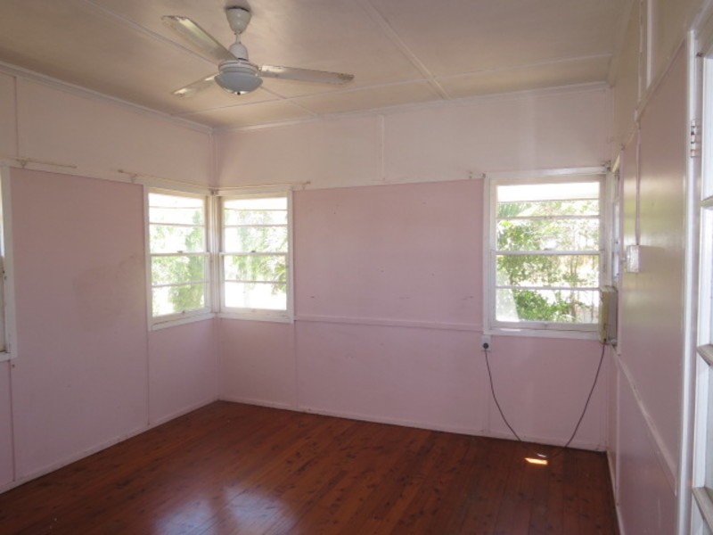 27 Elphinstone Street, Bowen QLD 4805