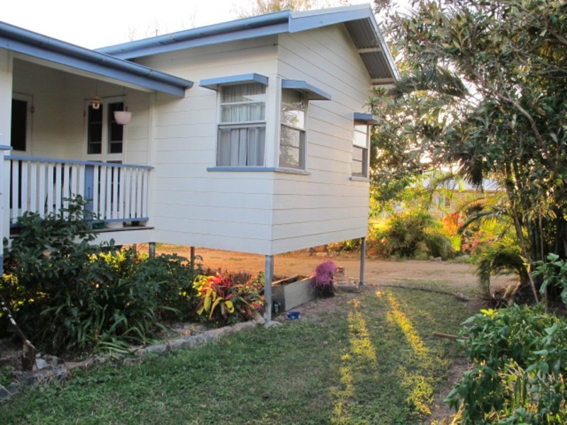 27 Elphinstone Street, Bowen QLD 4805