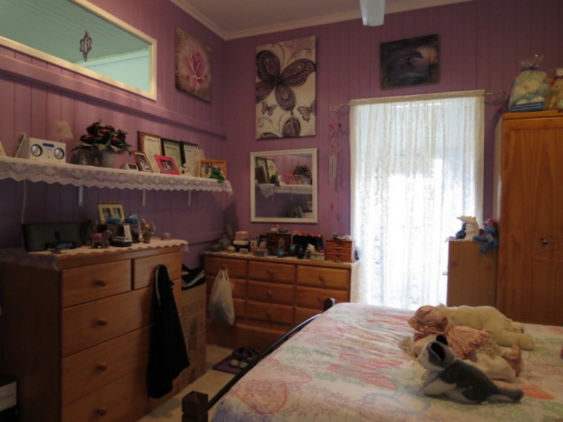 32 Reynolds Street, Bowen QLD 4805