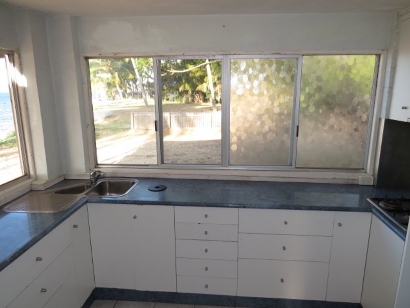 8 Howard Street, Bowen QLD 4805