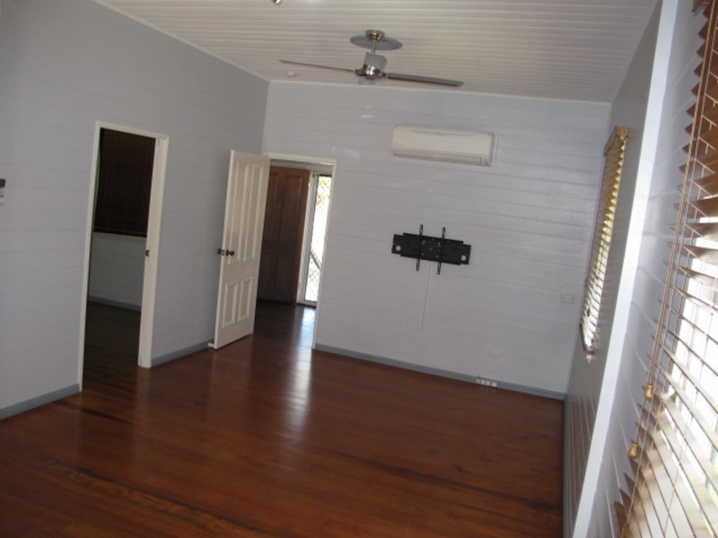 90 Powell Street, Bowen QLD 4805