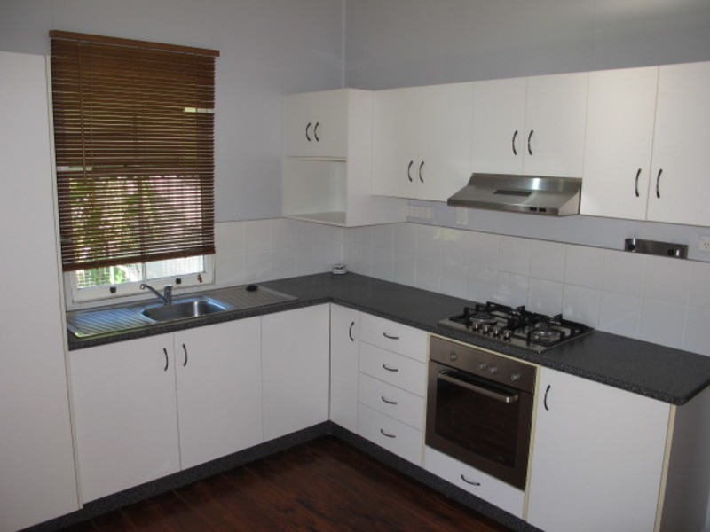 90 Powell Street, Bowen QLD 4805