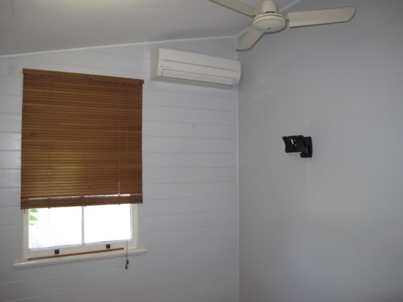 90 Powell Street, Bowen QLD 4805