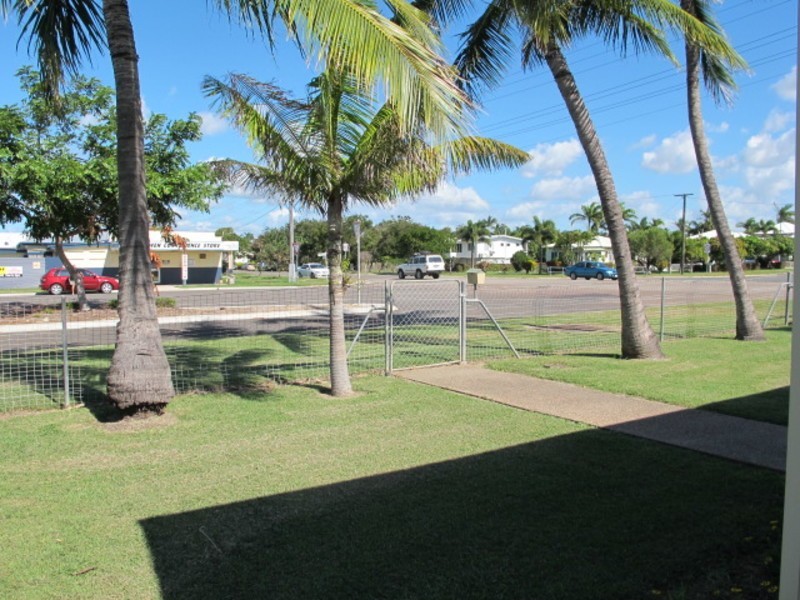90 Powell Street, Bowen QLD 4805