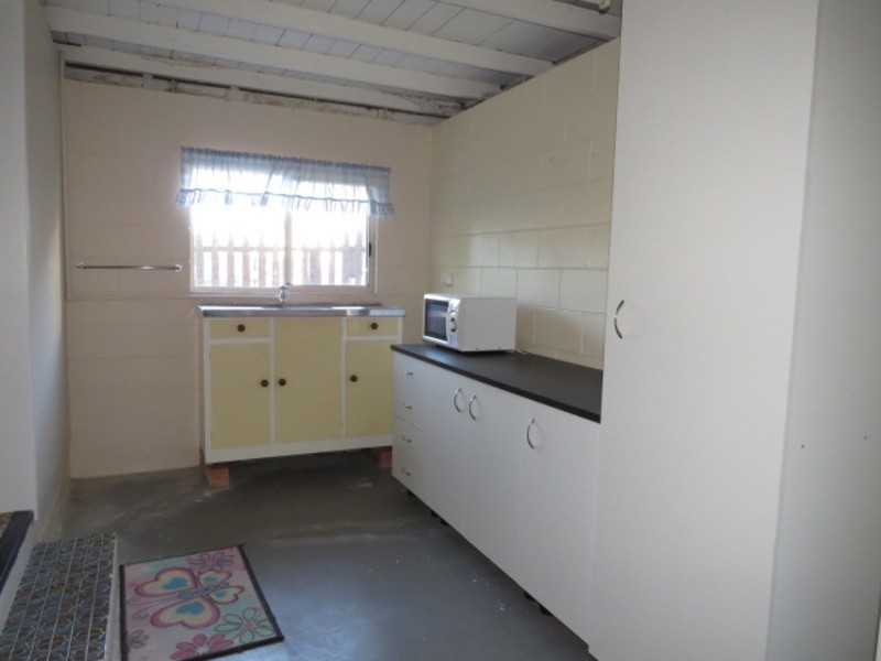 32 Reynolds Street, Bowen QLD 4805