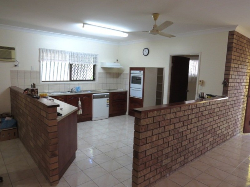 132 Hillview Road, Bowen QLD 4805