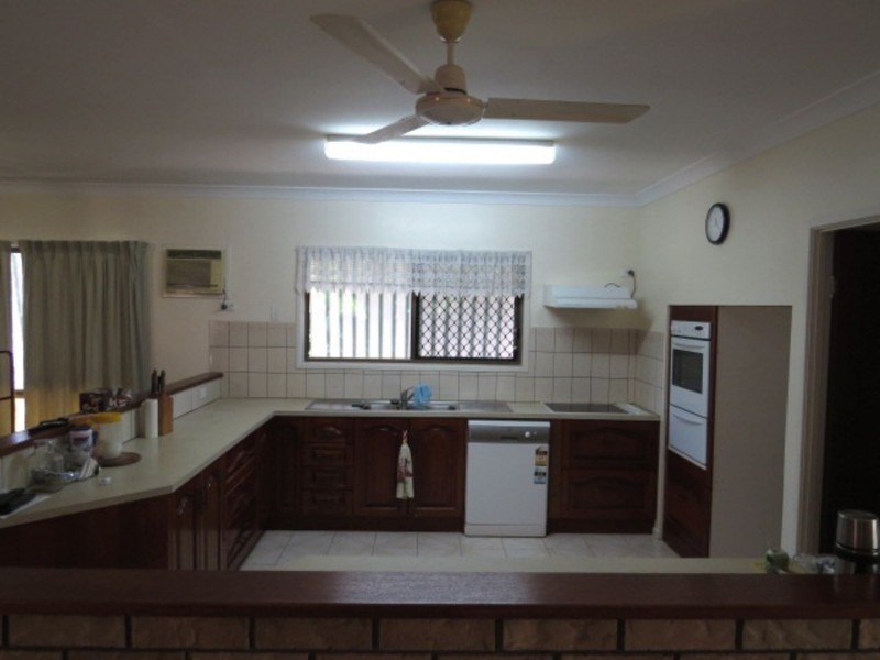 132 Hillview Road, Bowen QLD 4805