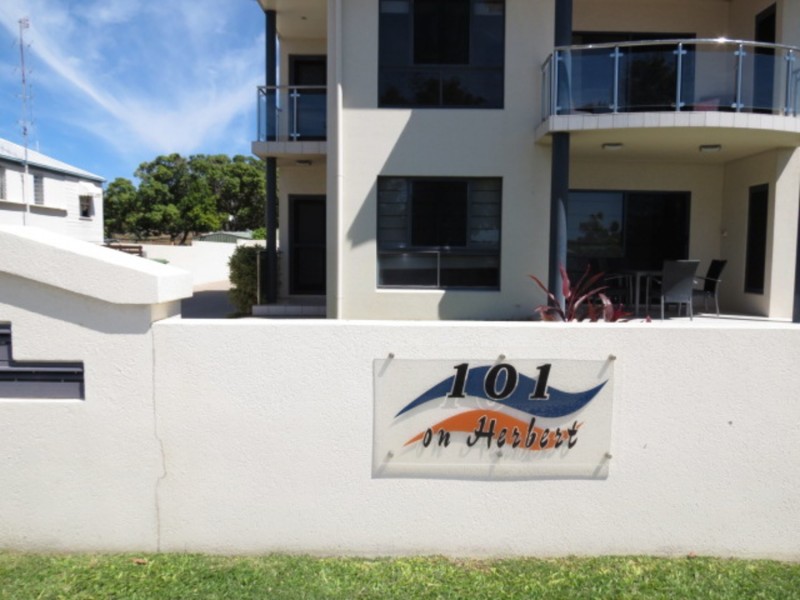 3/101 Herbert Street, Bowen QLD 4805