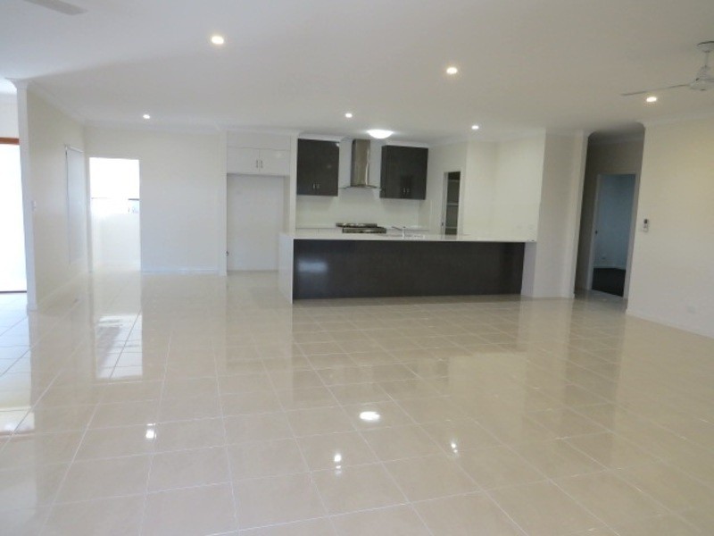 15 Ada Place, Bowen QLD 4805