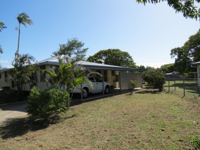 2/25 Tracey Street, Bowen QLD 4805