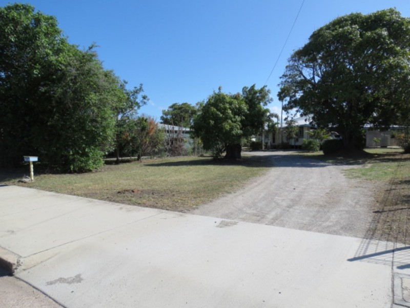 2/25 Tracey Street, Bowen QLD 4805