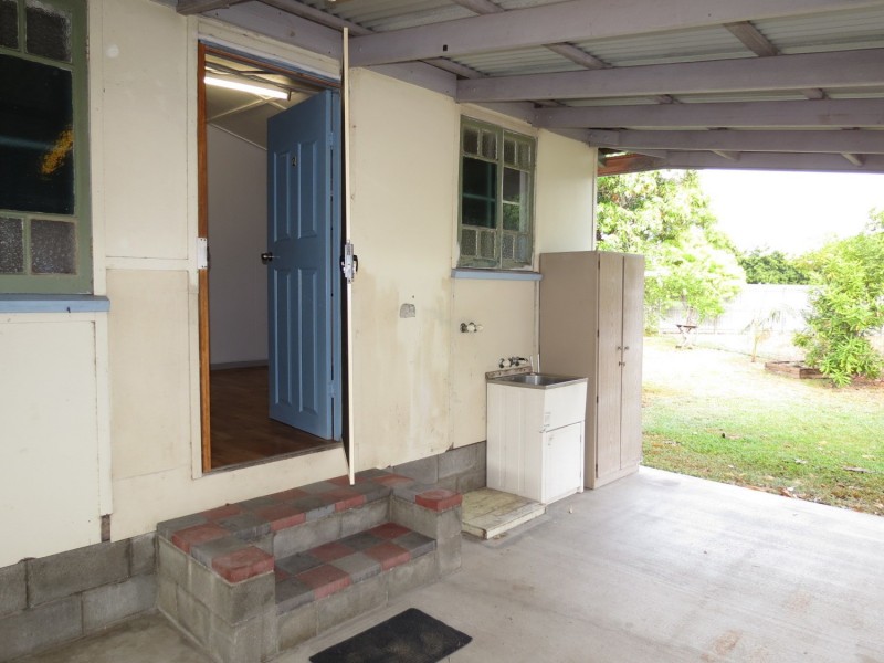 2/25 Tracey Street, Bowen QLD 4805