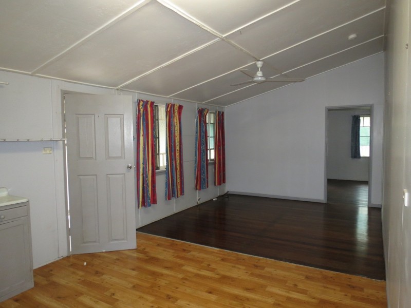 2/25 Tracey Street, Bowen QLD 4805