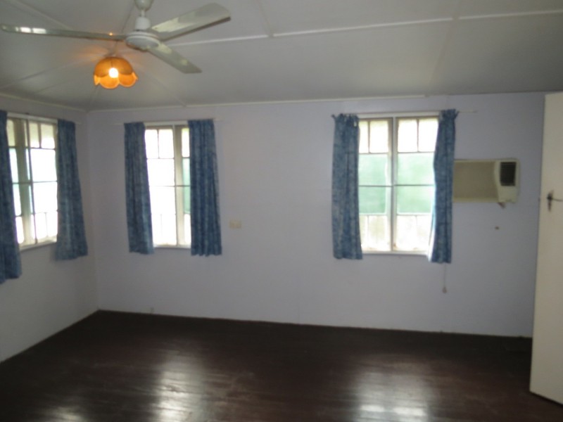 2/25 Tracey Street, Bowen QLD 4805