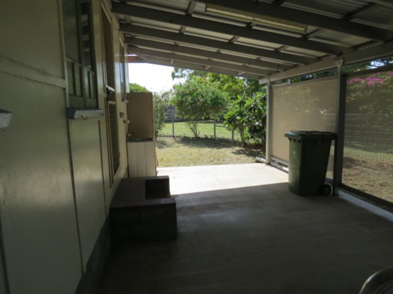 2/25 Tracey Street, Bowen QLD 4805